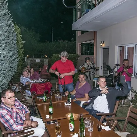 Nostos アパートホテル 3*