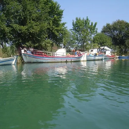 Nostos شقة فندقية Néa Meságkala