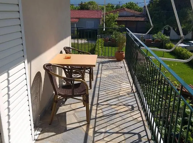 Nostos Aparthotel 3*