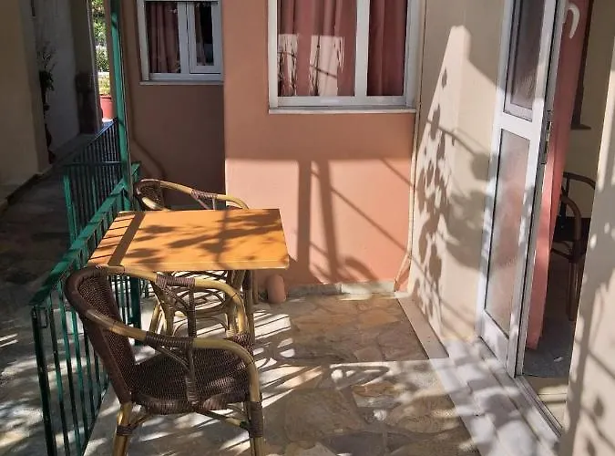 Nostos Aparthotel Néa Meságkala