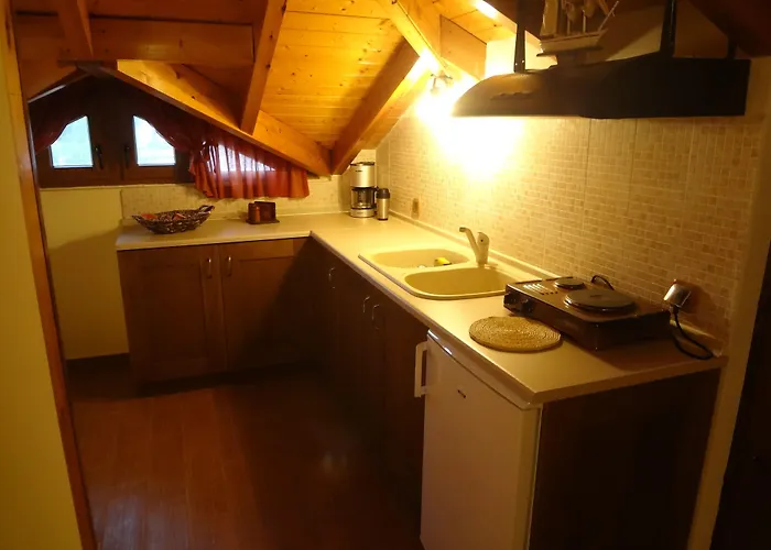 Nostos Aparthotel 3*