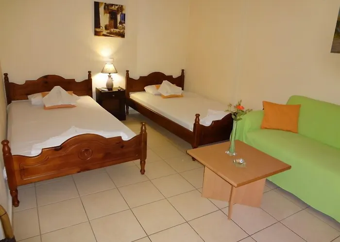 Nostos Aparthotel 3*